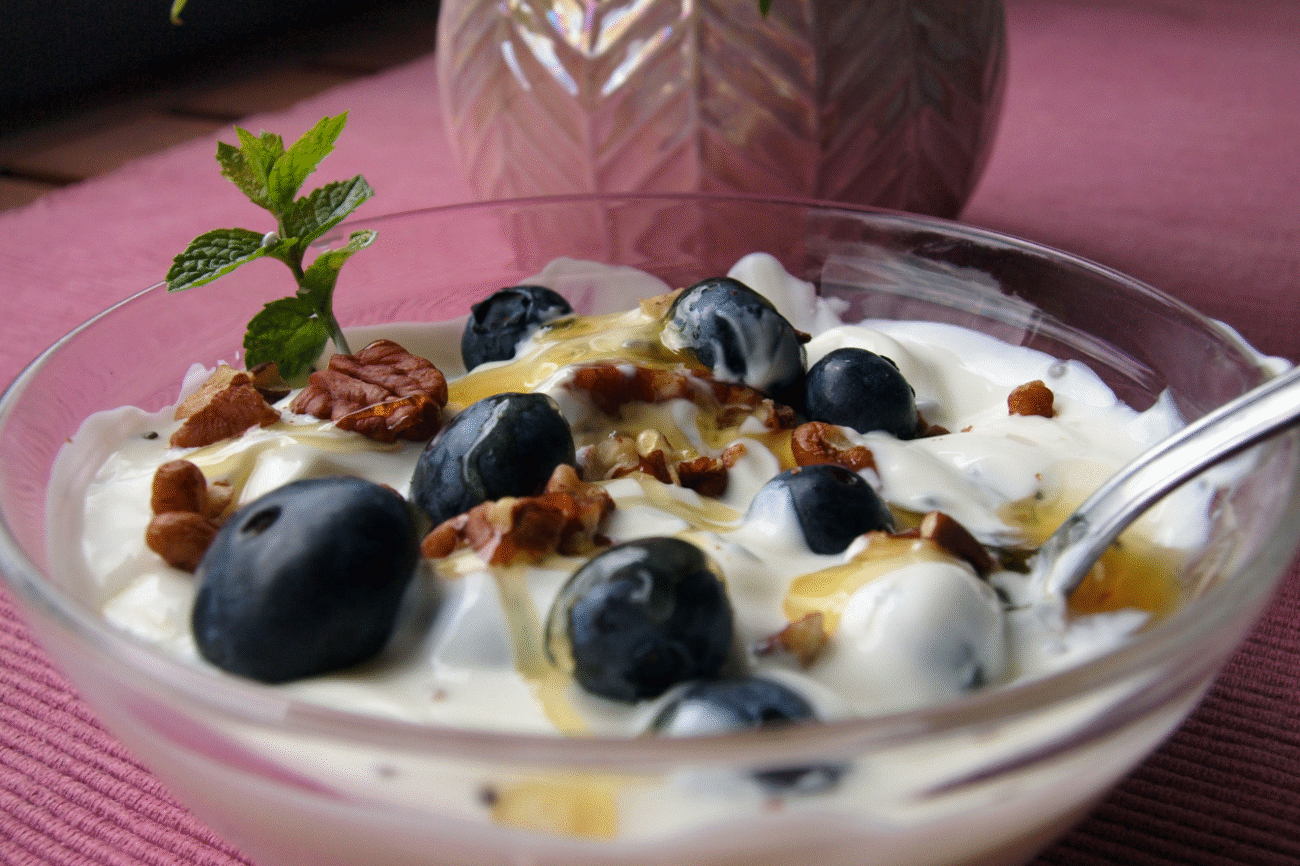 Yogurt with Blueberries & Honey