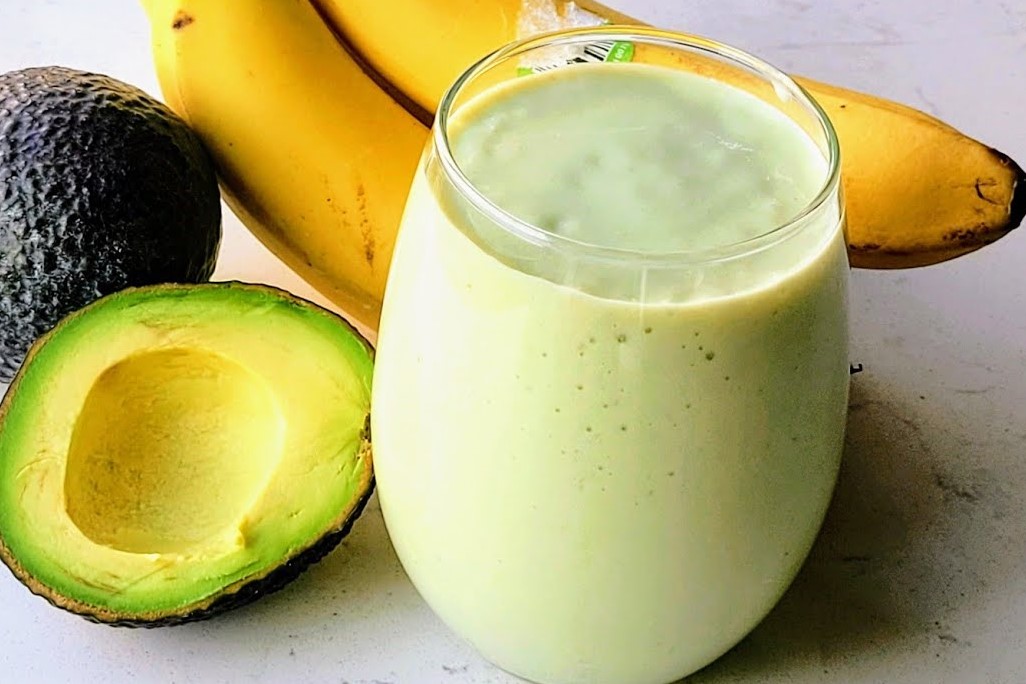 Creamy Avocado Banana Smoothie