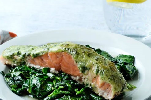 Keto salmon with pesto and spinach